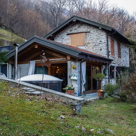 Bellissimo Rustico A 7 Km Dal D'orta Hébergement de vacances Omegna