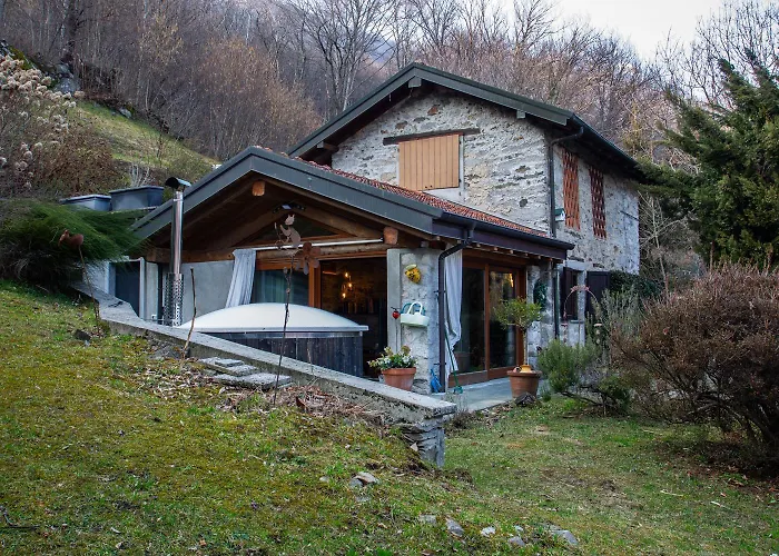 Bellissimo Rustico A 7 Km Dal D'orta 別荘 オメーニャ
